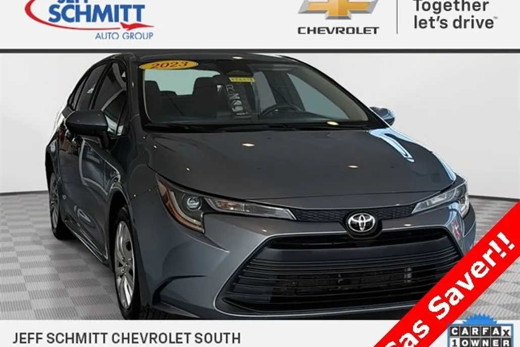 2023 Toyota Corolla LE photo 1
