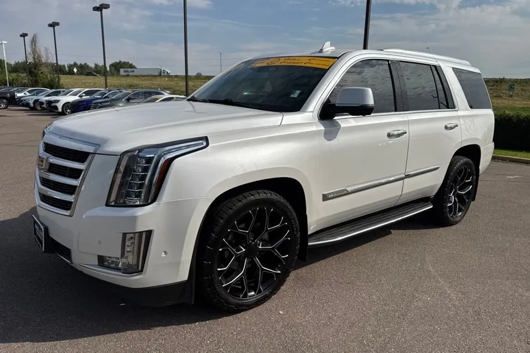 2017 Cadillac Escalade Premium Luxury photo 1