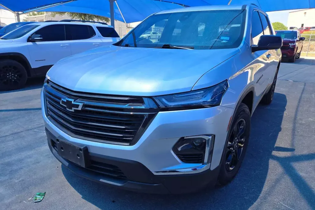 2022 Chevrolet Traverse LS photo 1