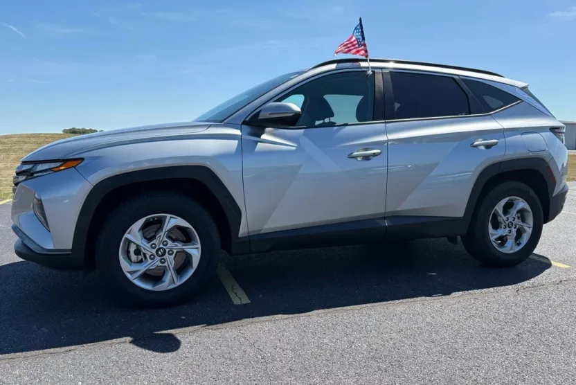 2022 Hyundai Tucson SEL photo 1