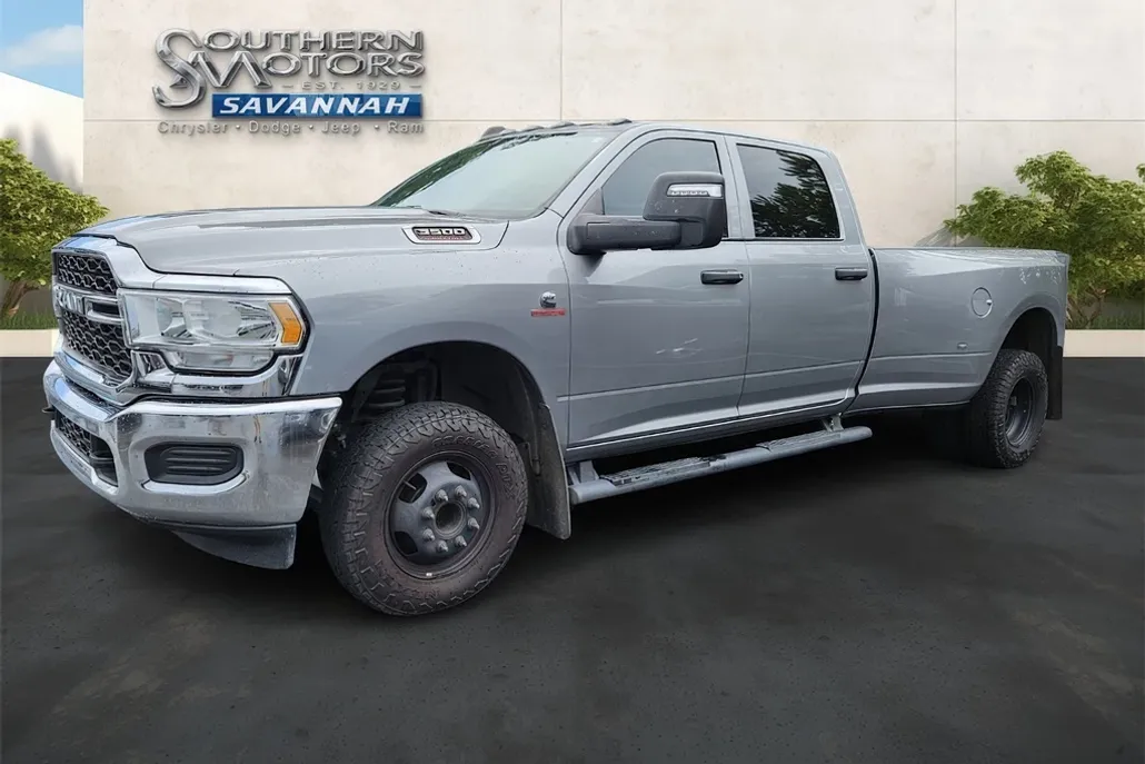 2024 Ram 3500 Tradesman photo 1