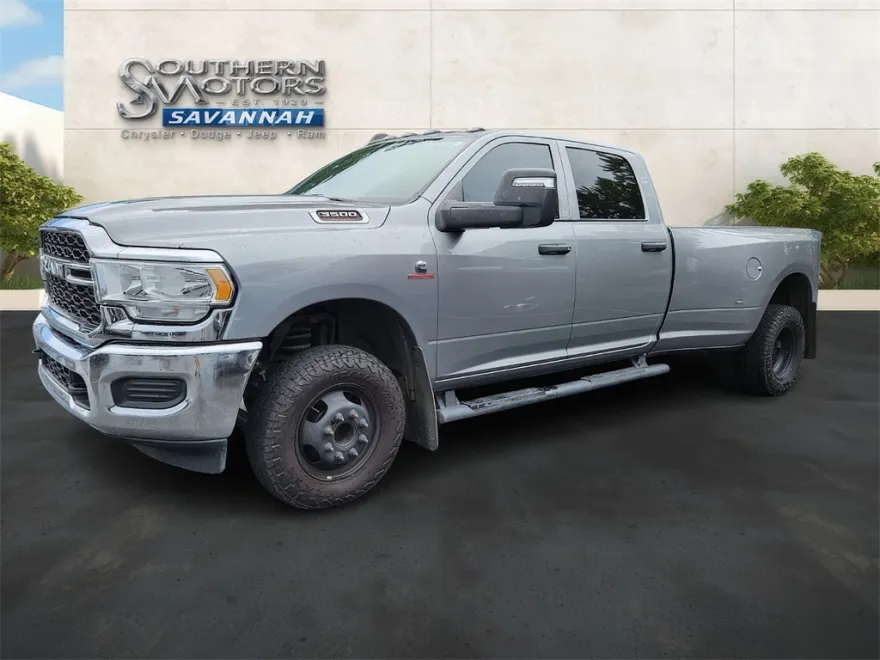 2024 Ram 3500 Tradesman photo 1