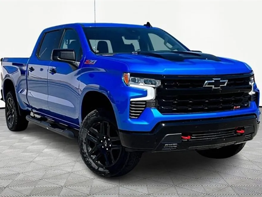 2025 Chevrolet Silverado Trail Boss LT photo 1
