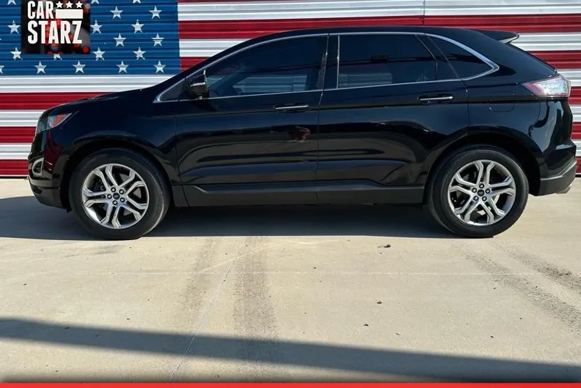 2016 Ford Edge Titanium photo 1