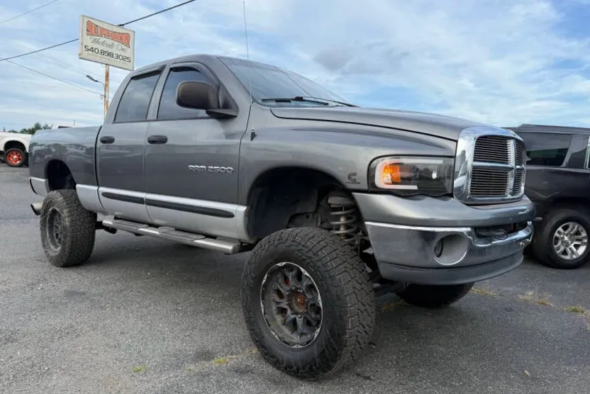 2005 Dodge Ram SLT photo 1