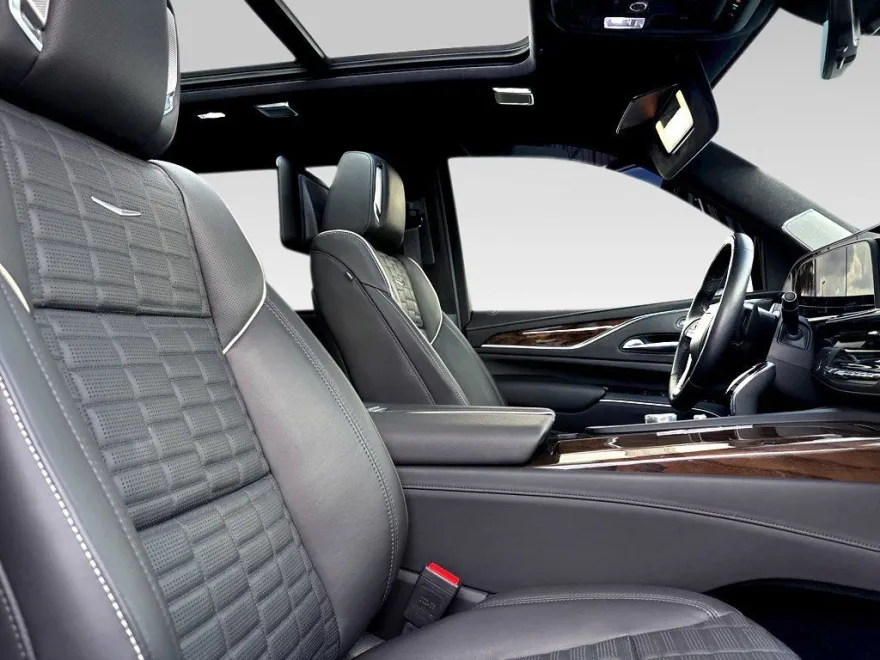 2024 Cadillac Escalade ESV Premium Luxury Platinum photo 1