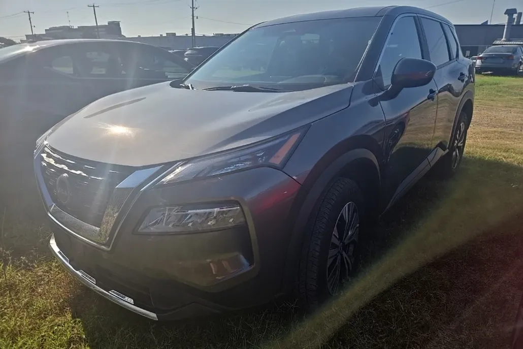 2023 Nissan Rogue SV photo 1