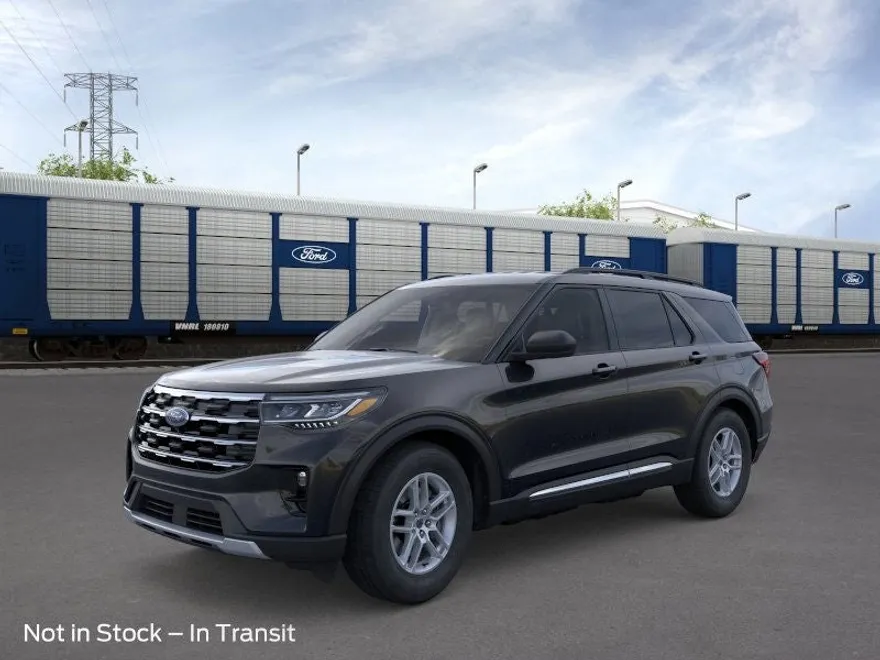 2025 Ford Explorer photo 1