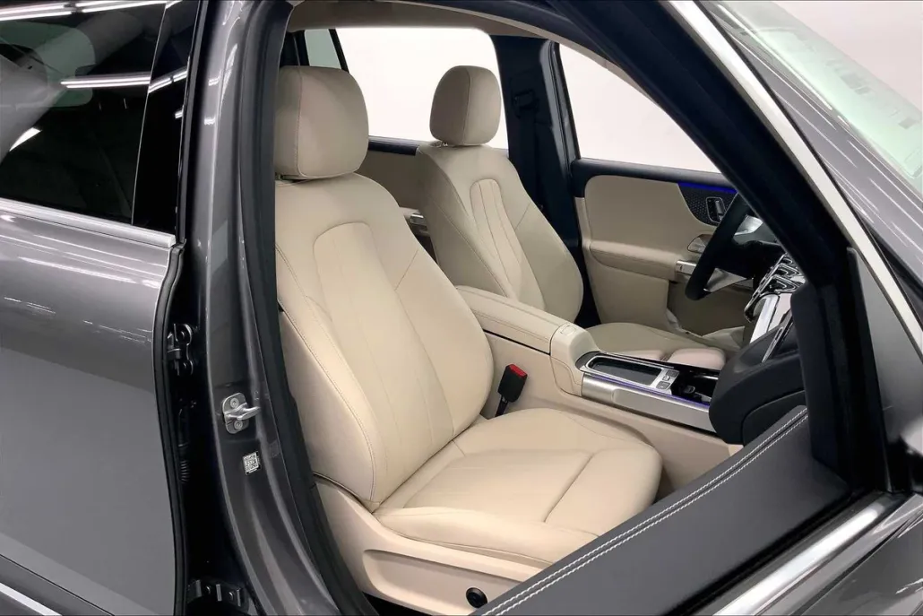 2026 Mercedes Benz GLB 250 photo 1