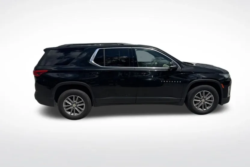 2022 Chevrolet Traverse Leather photo 1