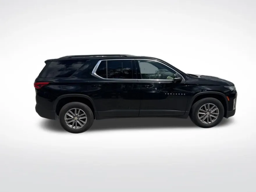 2022 Chevrolet Traverse Leather photo 1