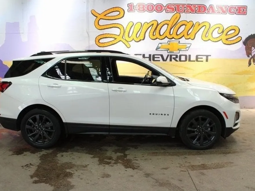 2022 Chevrolet Equinox RS photo 1