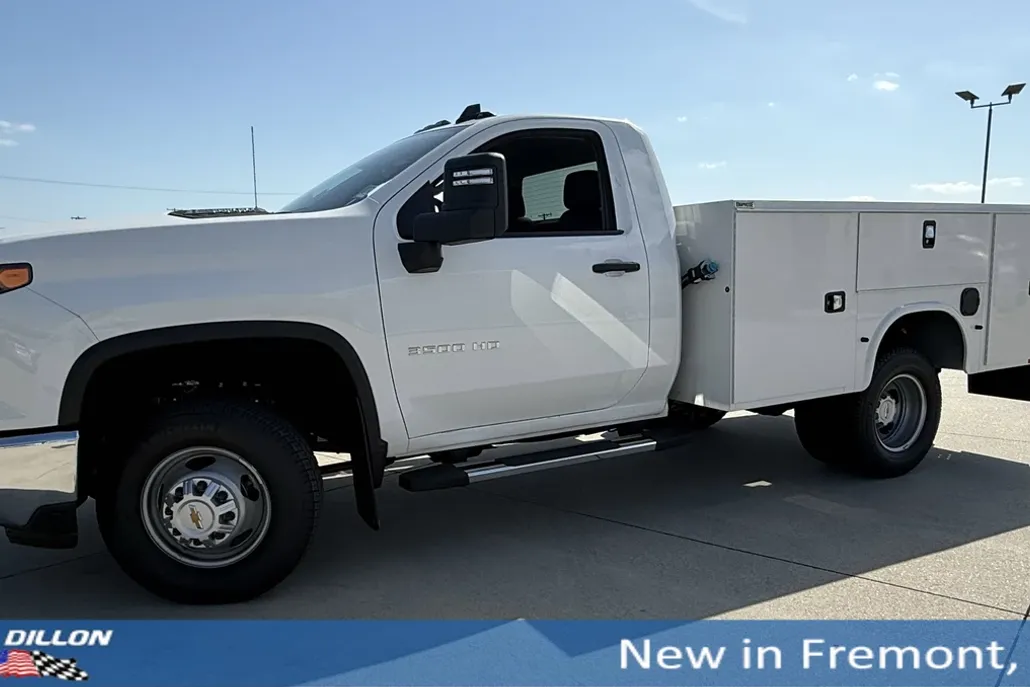 2025 Chevrolet Silverado 3500HD Work Truck photo 1