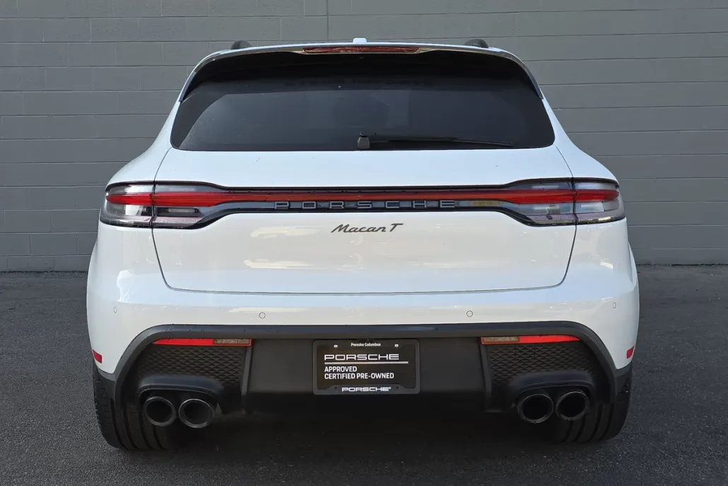 2025 Porsche Macan T photo 1