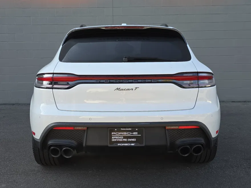 2025 Porsche Macan T photo 1