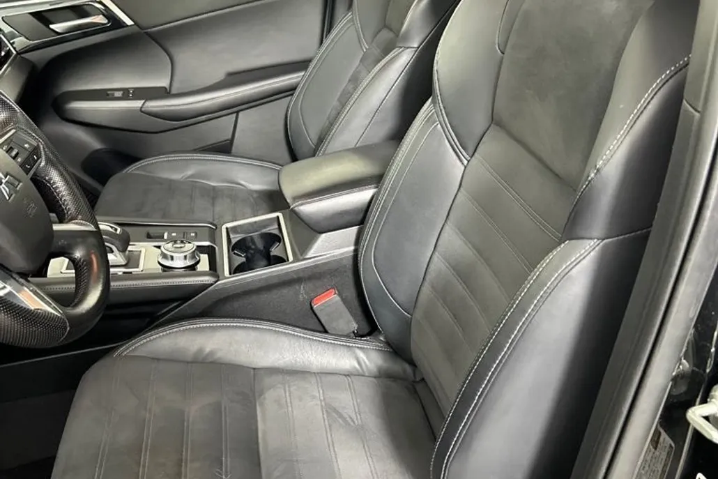 2022 Mitsubishi Outlander SE photo 1