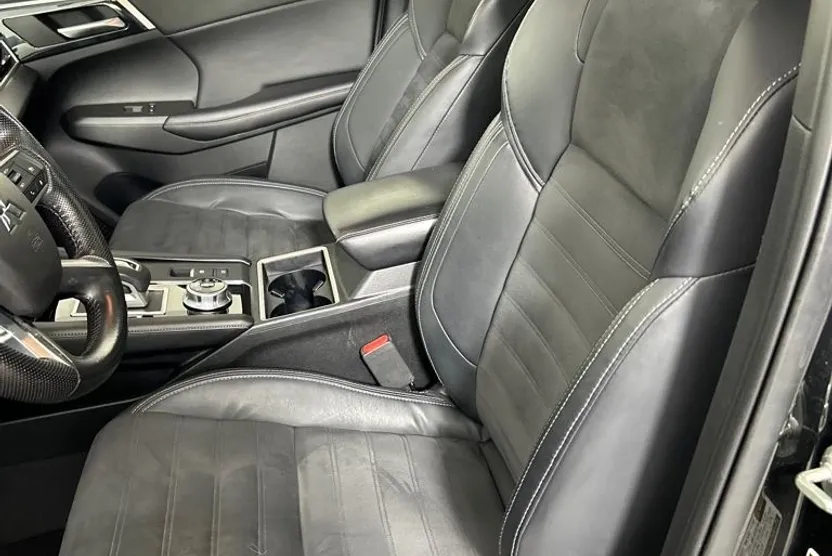 2022 Mitsubishi Outlander SE photo 1