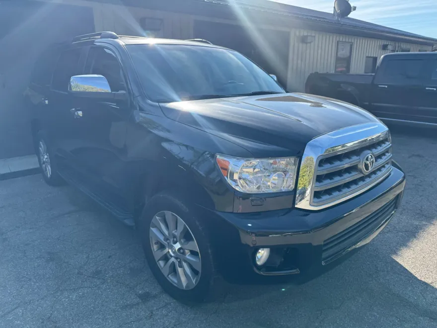 2016 Toyota Sequoia Limited photo 1