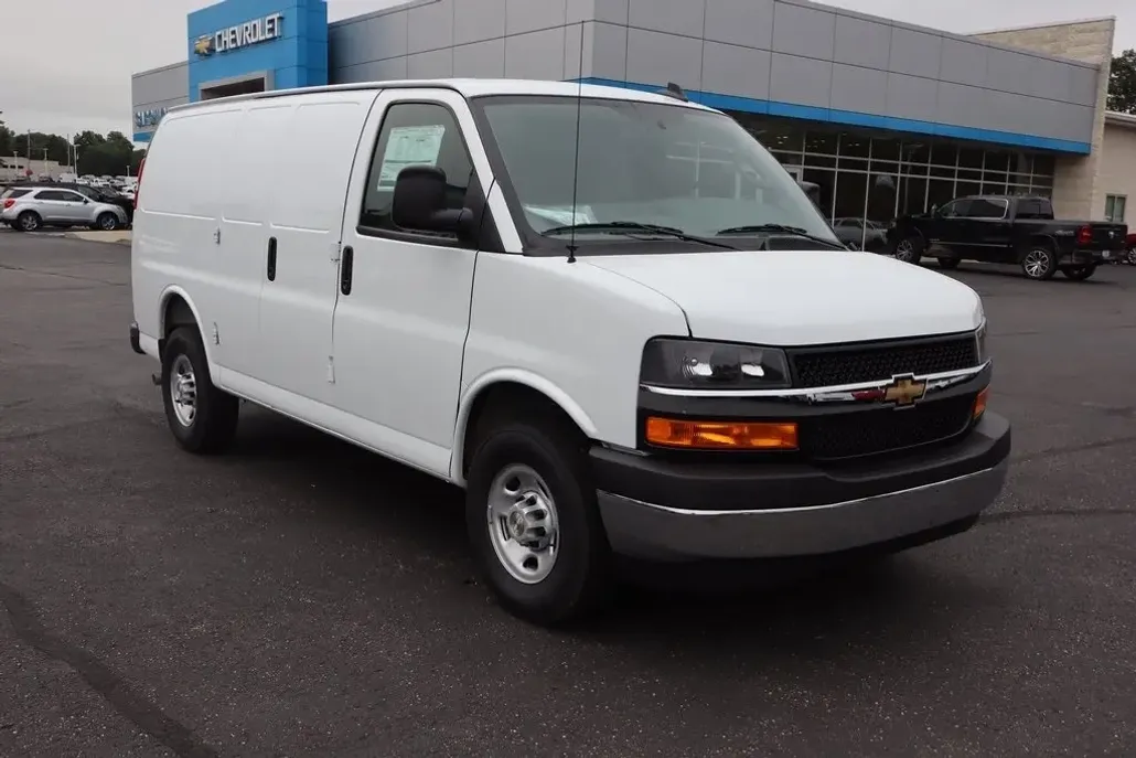 2025 Chevrolet Express 2500 Work Cargo Van photo 1