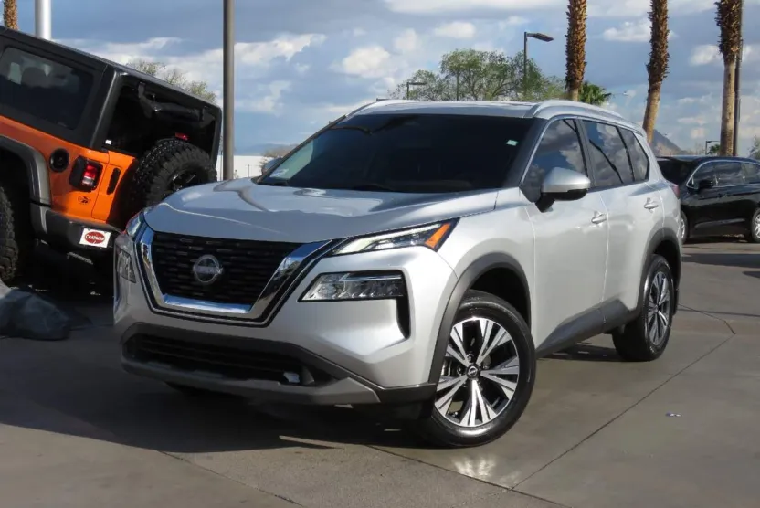 2022 Nissan Rogue SV photo 1
