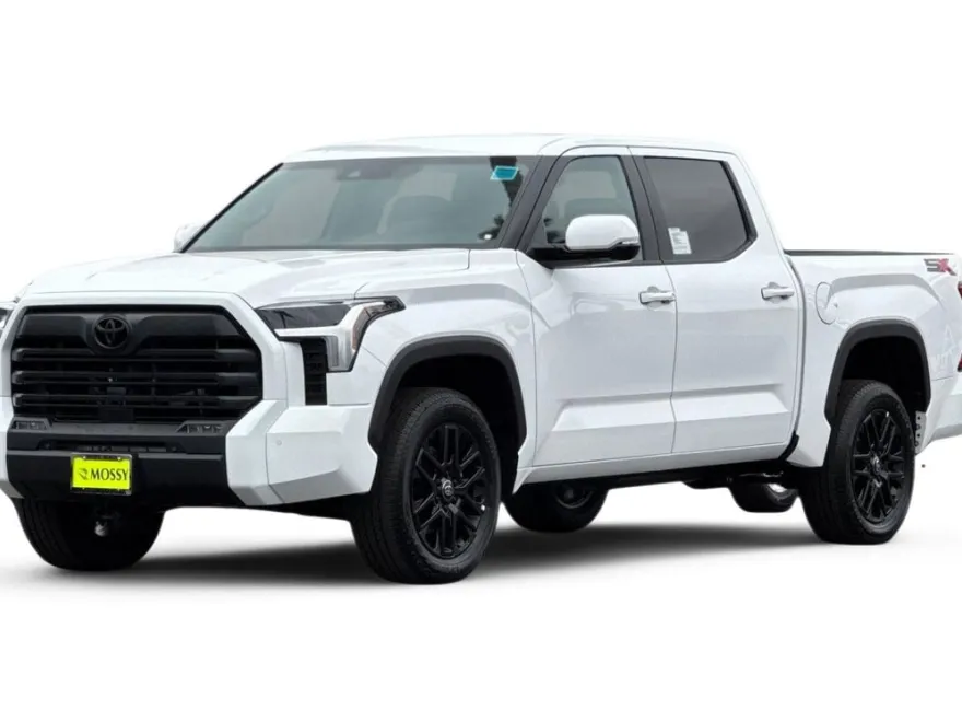 2026 Toyota Tundra SR5 CrewMax photo 1