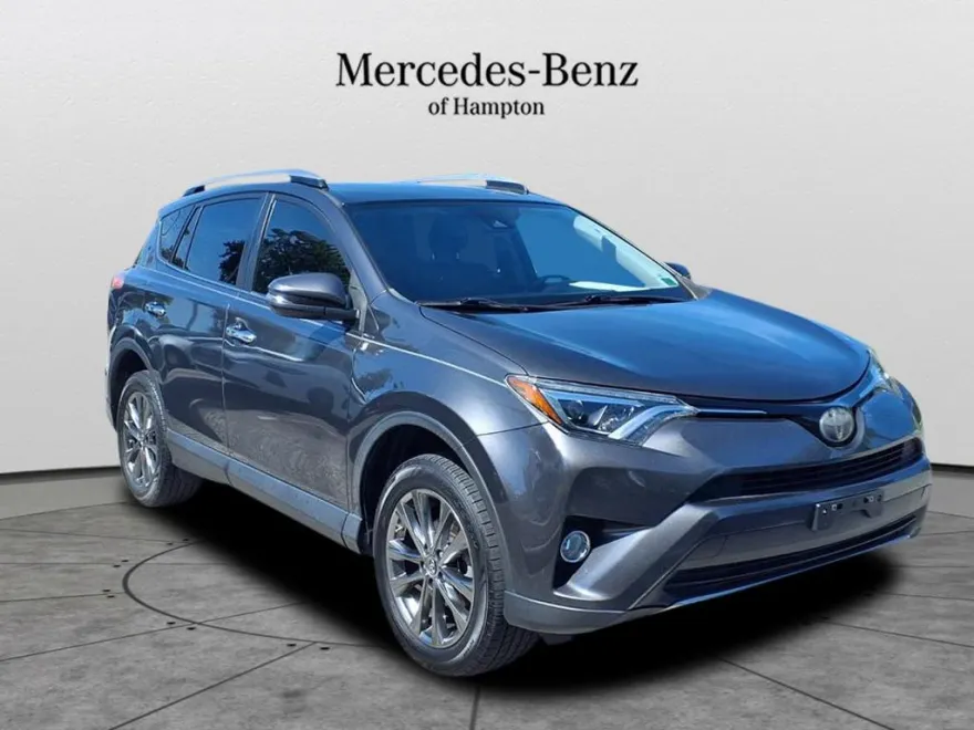 2018 Toyota RAV4 Limited photo 1