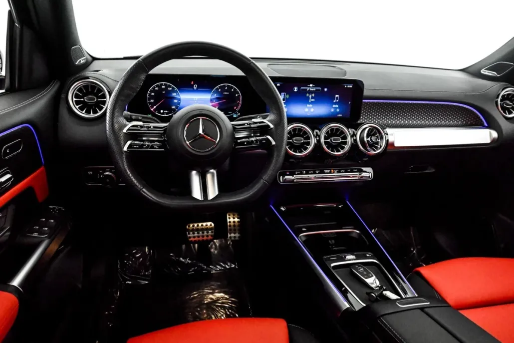 2025 Mercedes Benz GLB 250 4MATIC photo 1