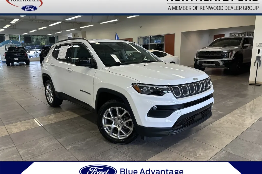 2022 Jeep Compass Latitude Lux photo 1