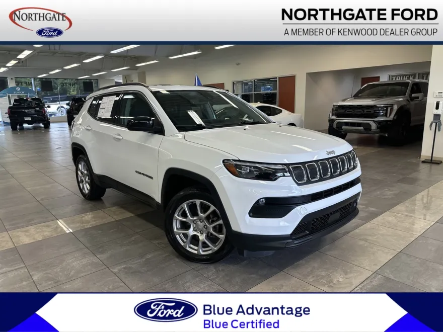 2022 Jeep Compass Latitude Lux photo 1