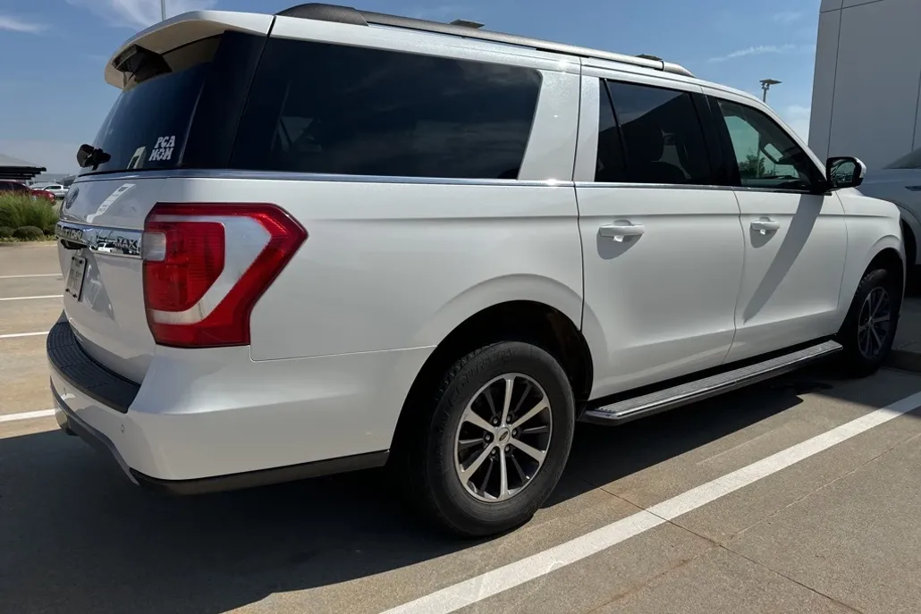 2020 Ford Expedition MAX XLT photo 1