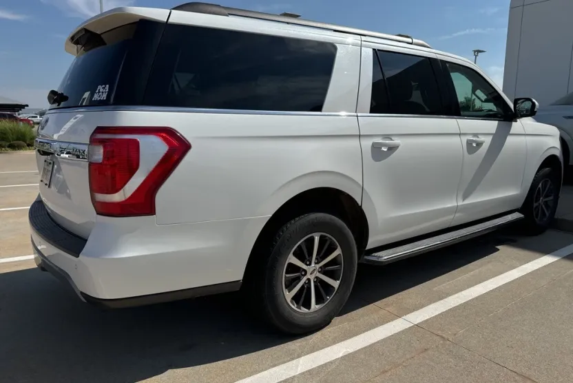 2020 Ford Expedition MAX XLT photo 1