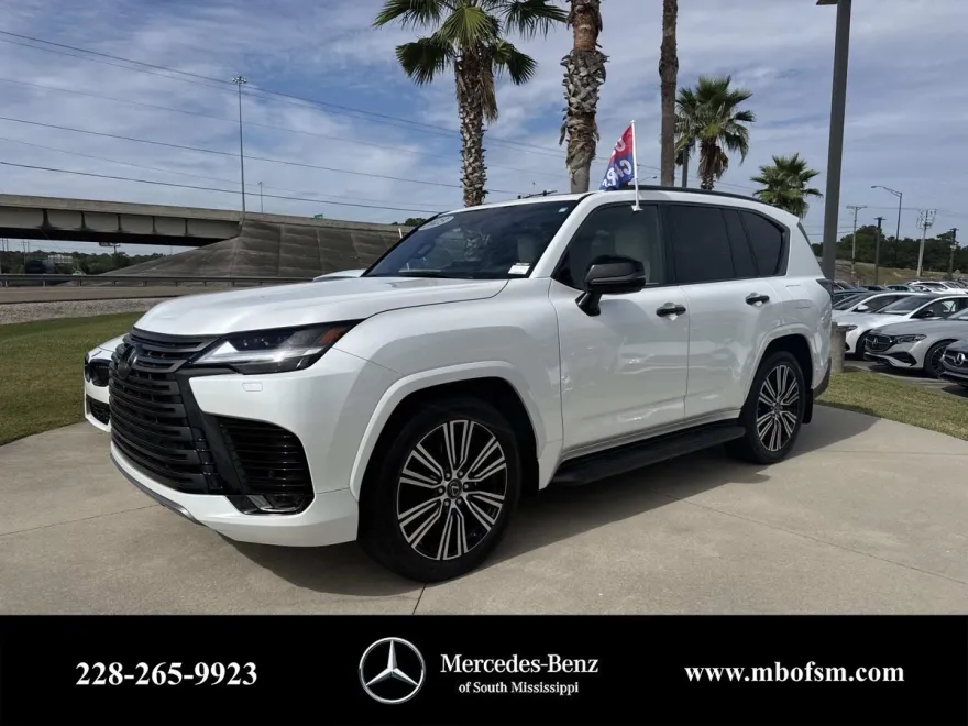 2023 Lexus LX 600 Luxury photo 1