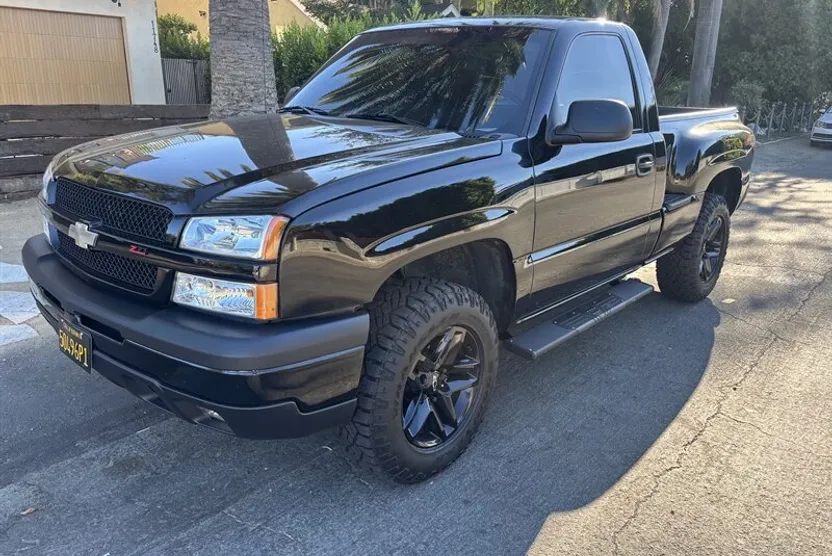 2003 Chevrolet Silverado 1500 LS photo 1