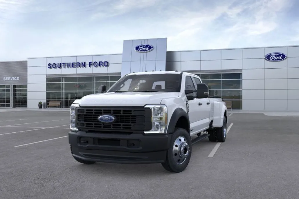 2026 Ford F-450 photo 1