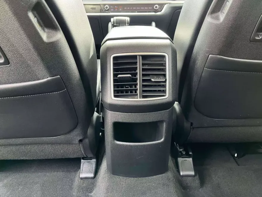 2023 Kia Sportage photo 1