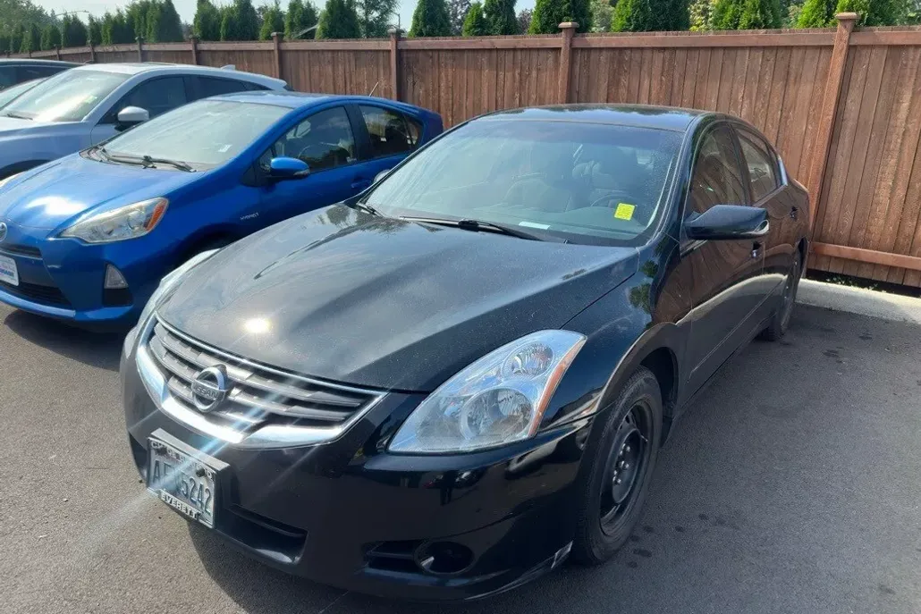 2012 Nissan Altima 2.5 S photo 1