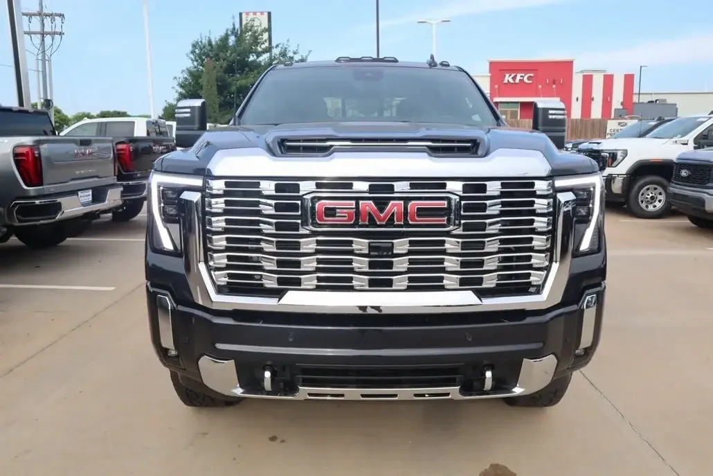 2025 Gmc Sierra HD Denali photo 1