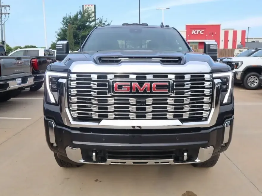 2025 Gmc Sierra HD Denali photo 1