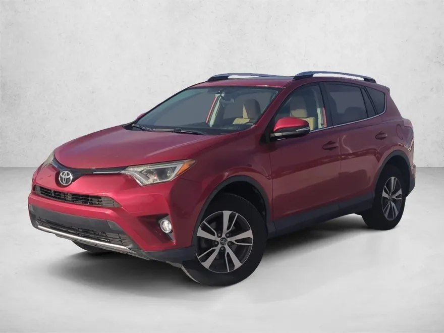 2016 Toyota RAV4 XLE photo 1