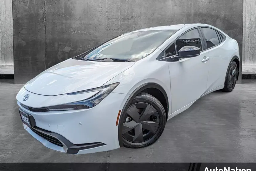 2023 Toyota Prius Prime SE photo 1