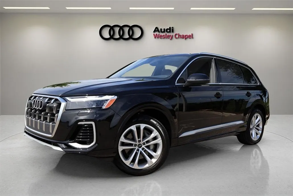 2025 Audi Q7 55 Premium Plus photo 1
