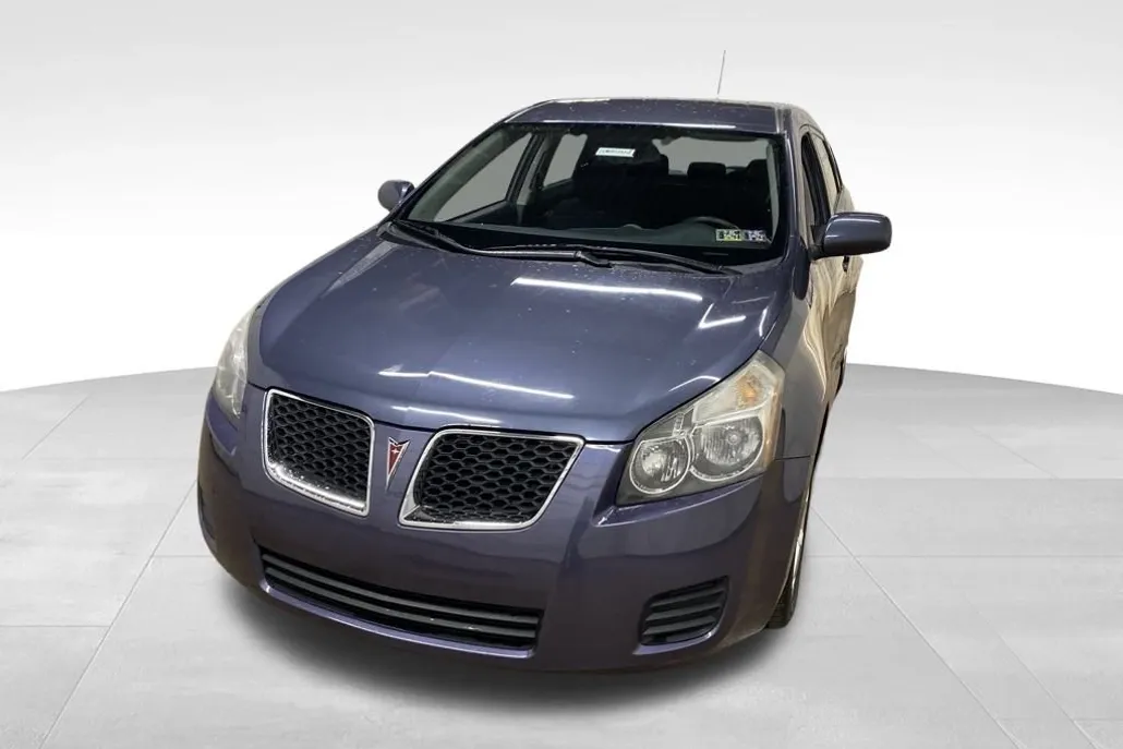 2010 Pontiac Vibe Base photo 1