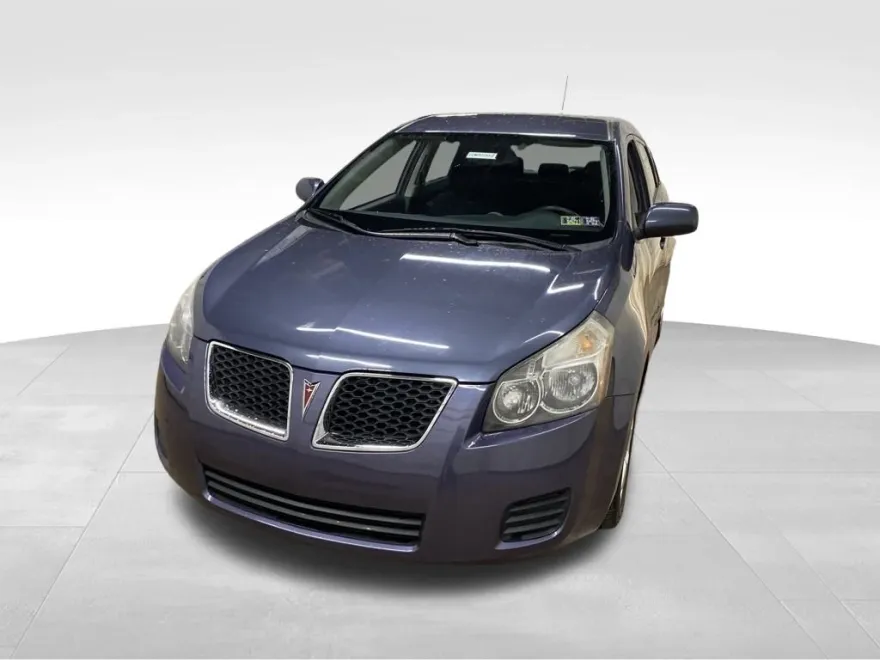 2010 Pontiac Vibe Base photo 1