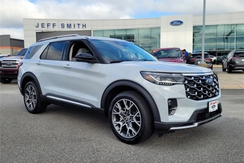2025 Ford Explorer Platinum photo 1