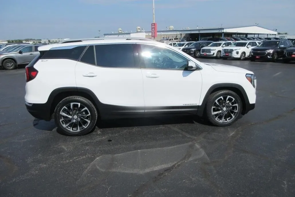 2022 Gmc Terrain SLT photo 1