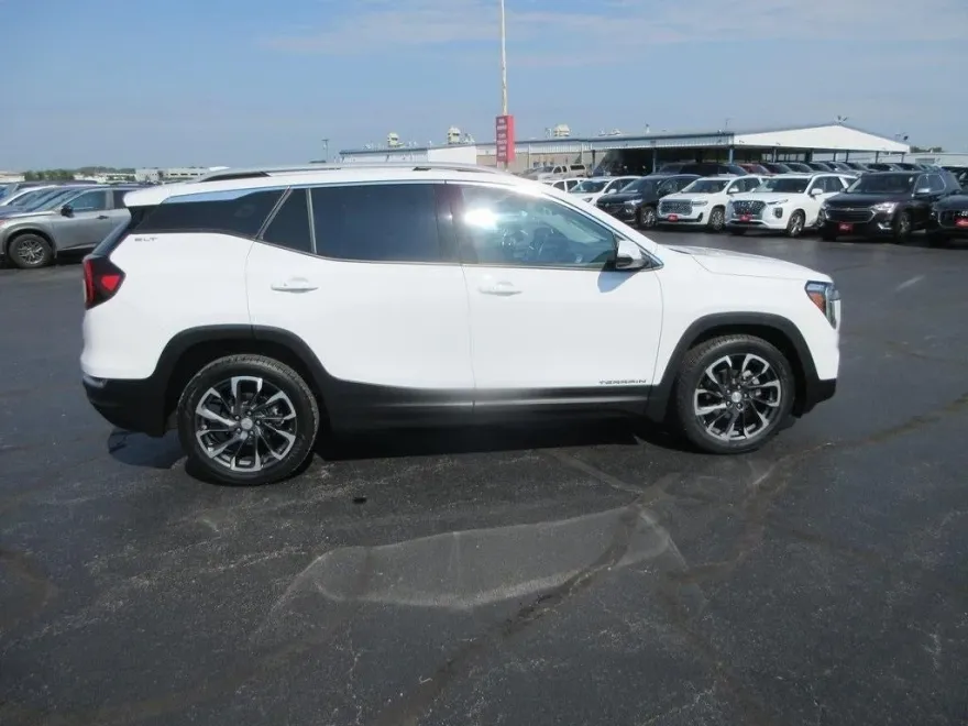 2022 Gmc Terrain SLT photo 1