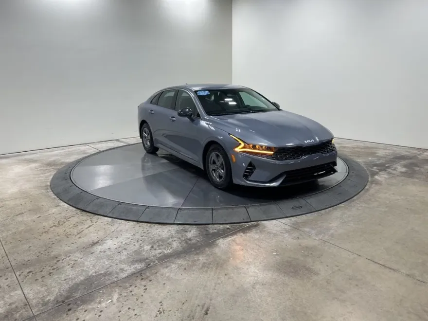 2022 Kia K5 LXS photo 1