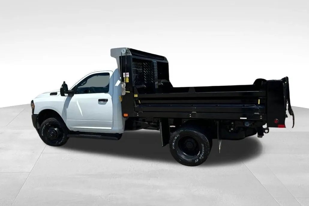 2024 Ram 3500 Tradesman photo 1