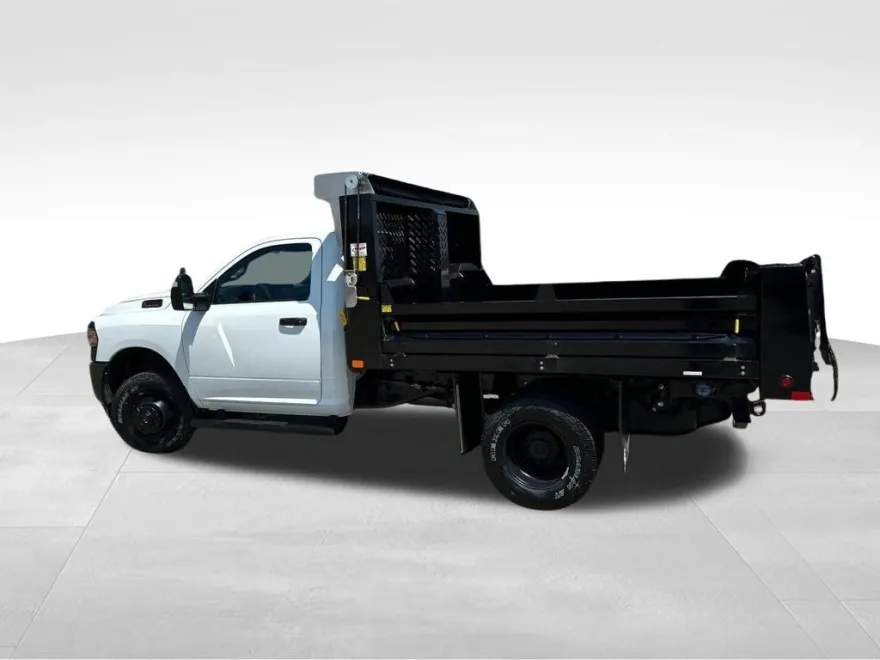 2024 Ram 3500 Tradesman photo 1