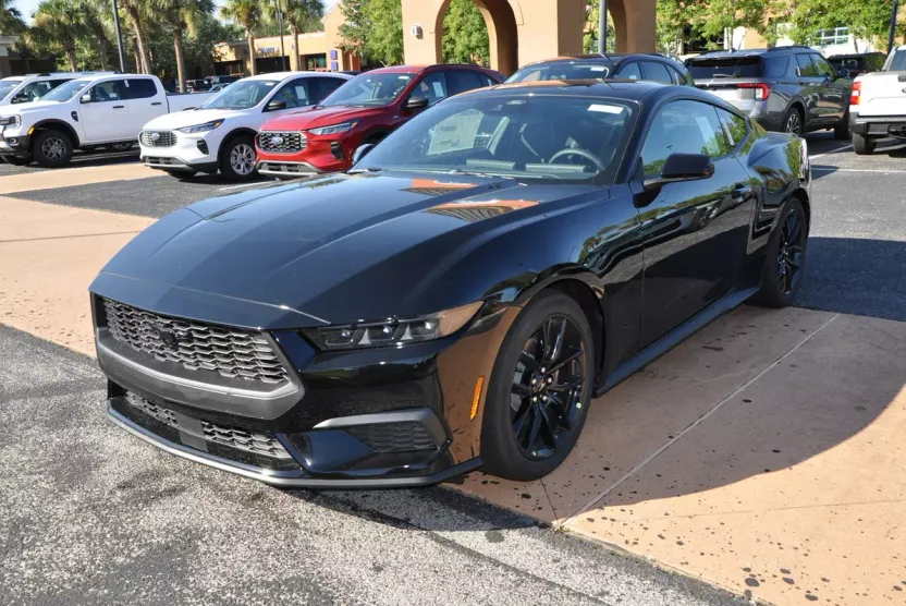 2025 Ford Mustang EcoBoost photo 1